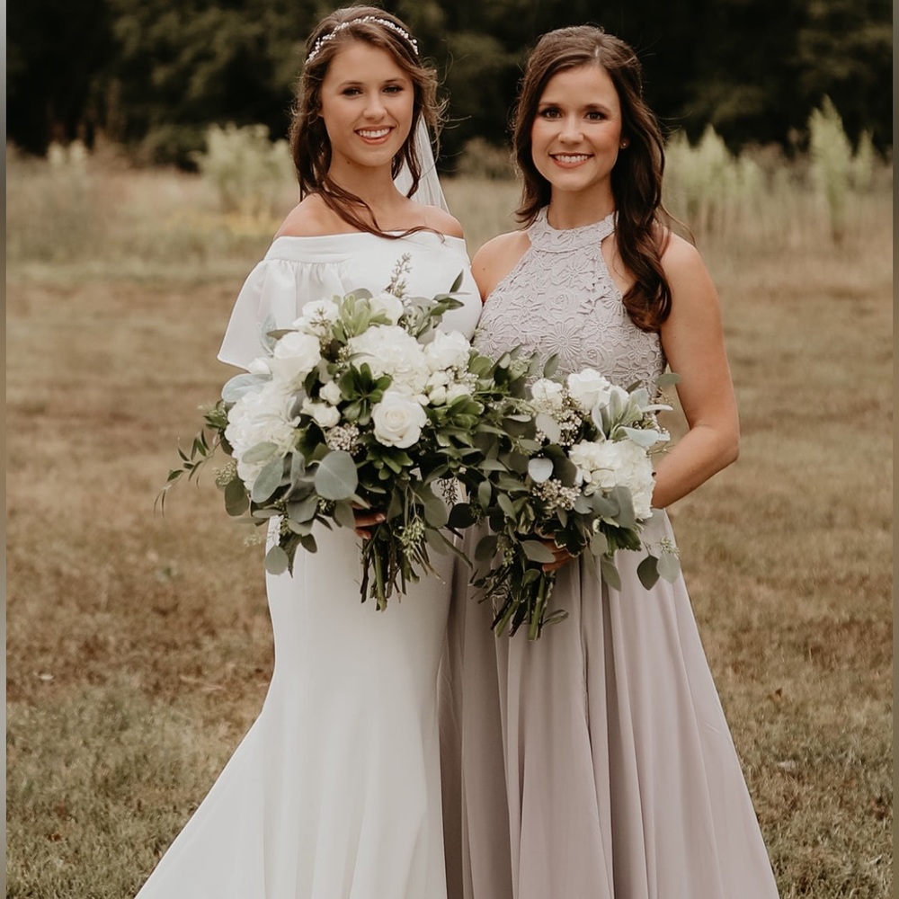 Bridesmaids/formal dress. Size XS. Lulus. Light gray